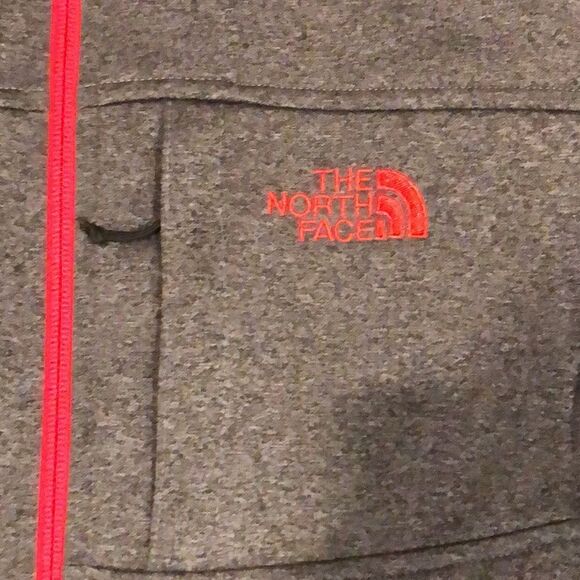 UNDER ARMOUR Men’s Grey Jacket With Red Full Zipper, Hand Pockets Jacket Sz Lrg - Picture 4 of 11